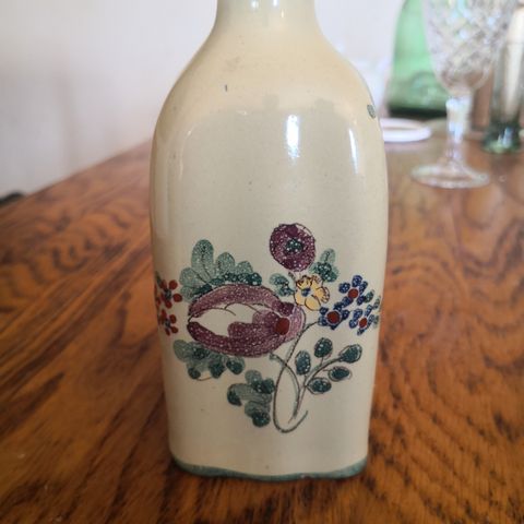 Vintage Håndmalt keramikk flaske.