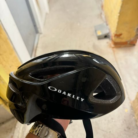 Oakley ARO3 Lite sykkelhjelm