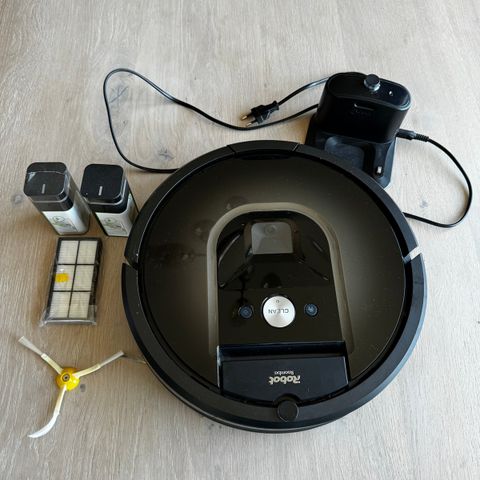 Som Ny iRobot Roomba 980 Selges med alt av nytt utstyr!