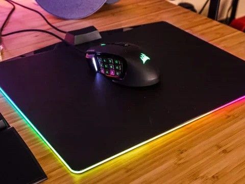 Corsair mm800 rgb musematte med lys og usb