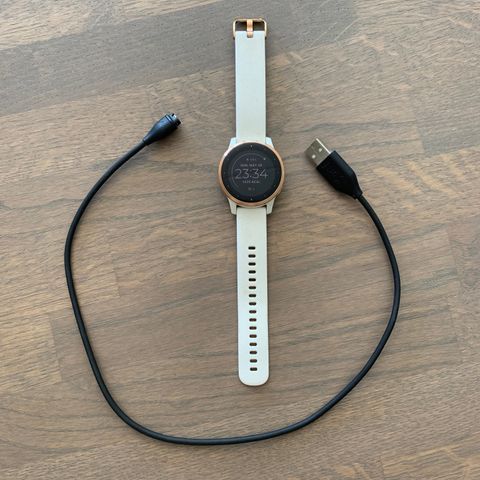 Garmin Vivoactive 4s smartklokke