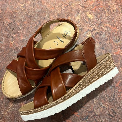 Softwalk sandaler i brunt skinn str 37