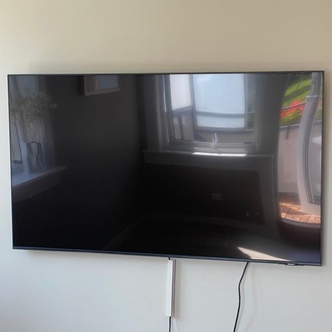 Samsung 55" Q60A 4K QLED (2021) med veggfeste