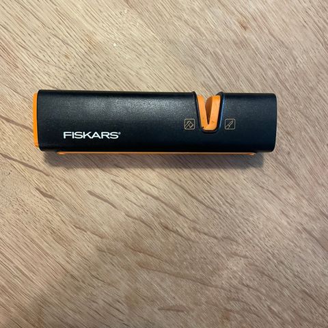 Fiskars Xsharp øks- og knivsliper