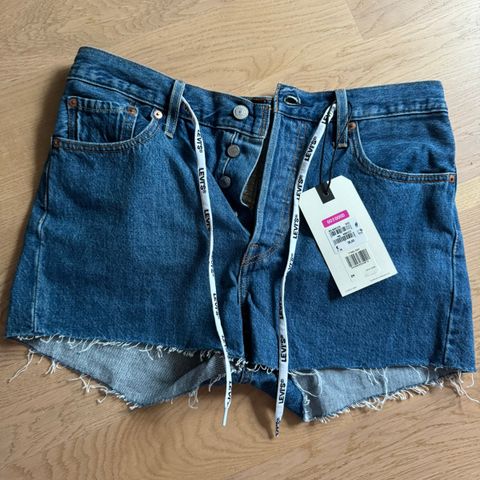 LEVIS SHORTS