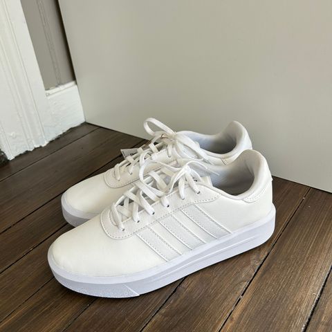 Court Platform Adidas str 38 og 2/3. (39)