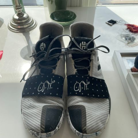 Adidas Harden Vol. 3 str: 48