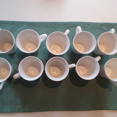 13 hvite kaffekopper ca 2 dl