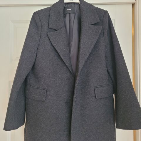 Ny jakke i ullblanding fra Bikbok