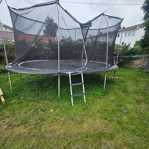 Trampoline