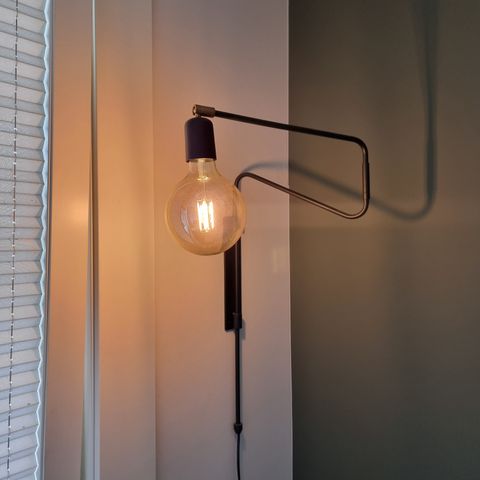 House Doctor Swing vegglampe selges