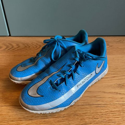 Nike fotballsko 36