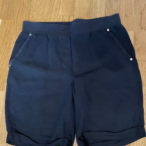 Lin shorts str 40