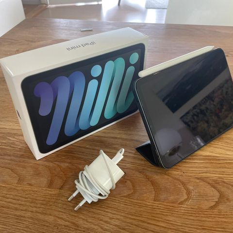 Strøken IPad mini 6, 64b (med tilbehør!)