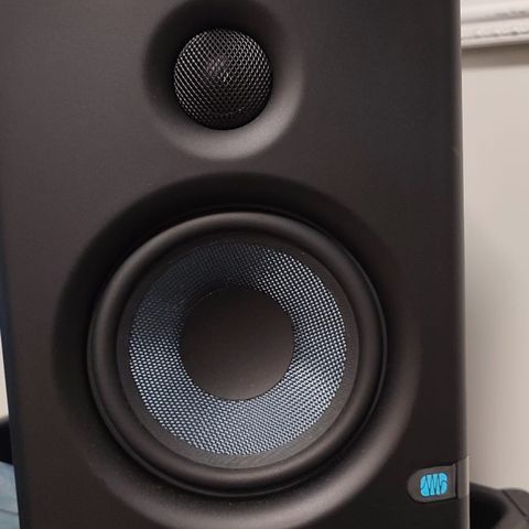 PRESONUS ERIS 4.5 Studio monitor