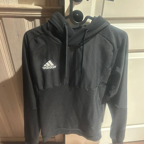 Adidas Hettegenser ( HELT NY! ) Brukte den 1 gang