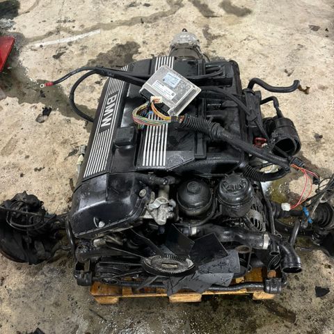 M54B25 LAV KM KOMPLETT MOTOR 325i 325ix