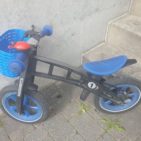 Firstbike løpesykkel