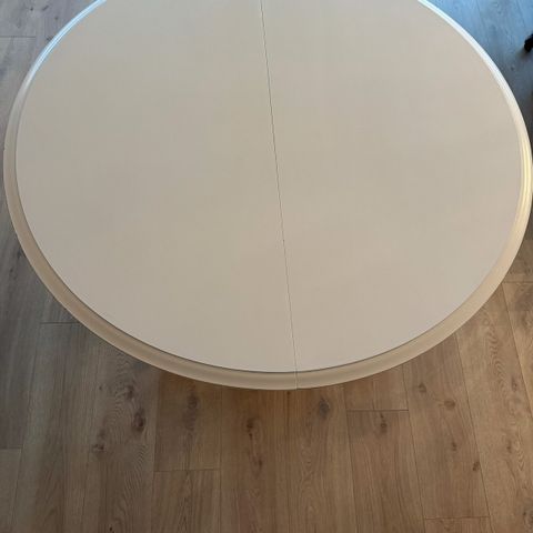 Rundt spisestuebord 120 cm m/ innleggsplate 50 cm