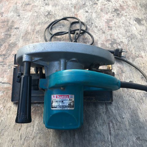 Makita sirkelsag SR2100 1400w