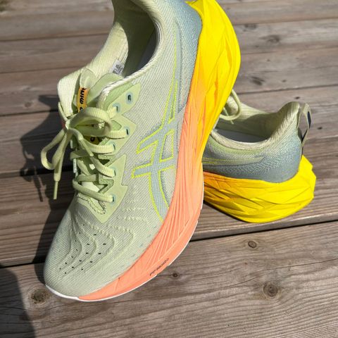 Asics Novablast 4 str 40