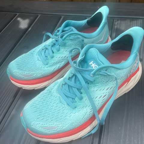 Hoka Clifton 8