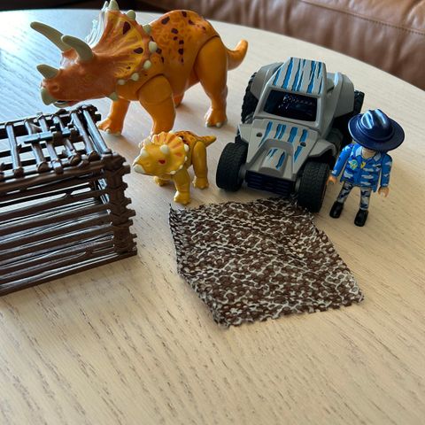 Playmobil med dinosaurer