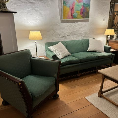 Grønn Knag sofa og stol girs bort i dag. Må hentes!