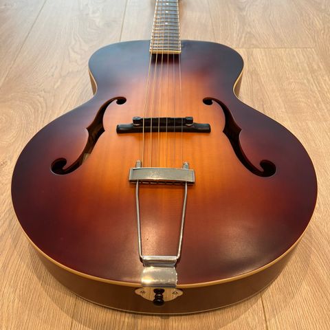 Gretsch Roots Collection Model G9550 Archtop New Yorker Akustisk Gitar