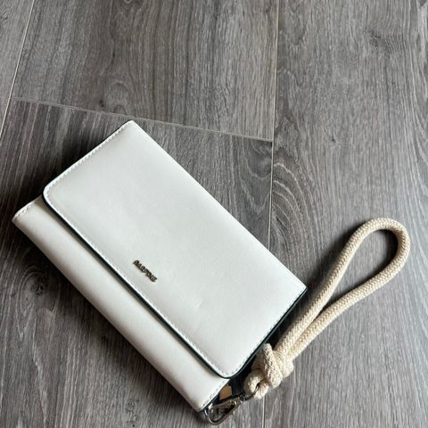 Parfois clutch/veske ubrukt selges!