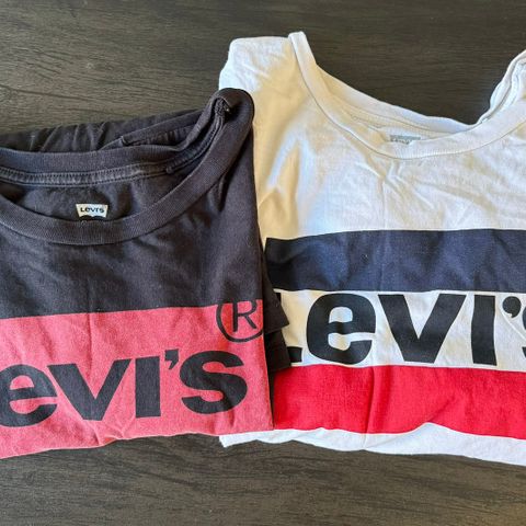 2 stk Levis t-skjorter