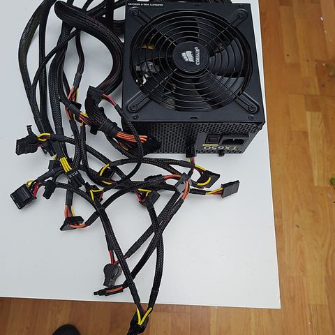 Corsair tx 650 Psu i tipp topp stand