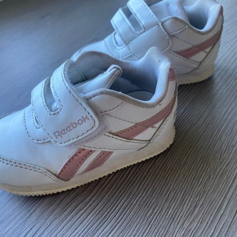 Sko reebok str 21