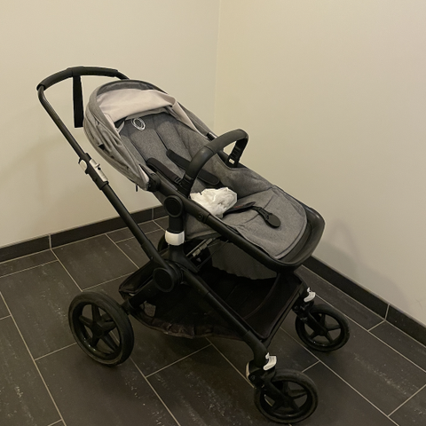 Bugaboo fox 2 barnevogn med tilbehør