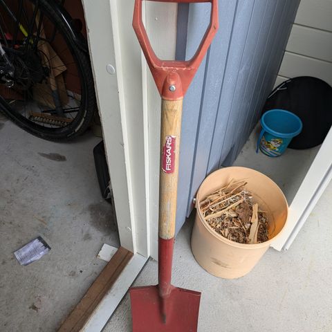 Fiskars spade