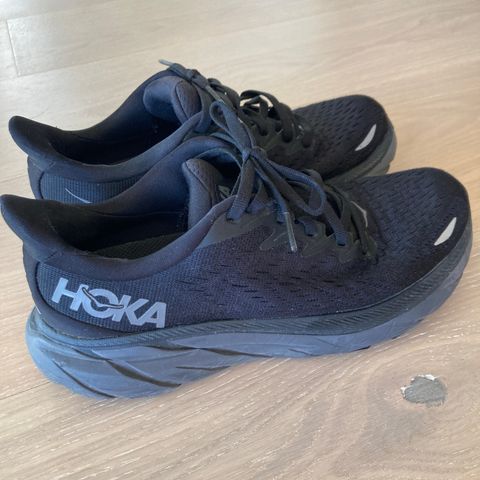 HOKA clifton