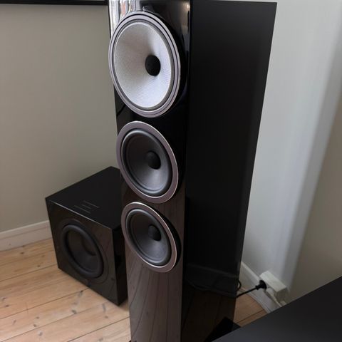 Bowers & Wilkins 703 S3, som nye!