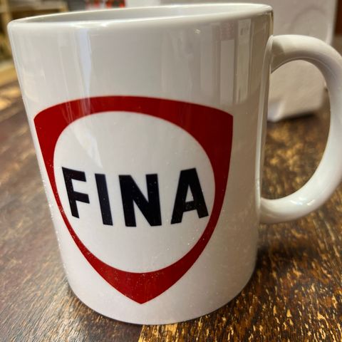 Kaffe Krus/Kopp Med Bilde Av. Fina Bensin