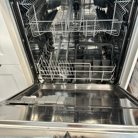 Integrert oppvaskmaskin med fronter