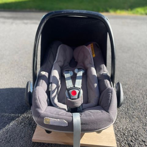 Selger maxi-cosi Pebble Plus med bugaboo bilstoladapter svært billig!