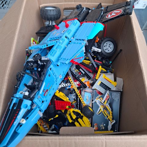 LEGO TECHNIC- 9,8 kg