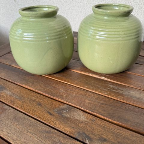 2 grønne vaser