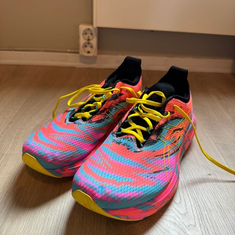 Gel Nimbus 25 - Aquarium - SOM NYE - strl 44.5