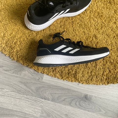 Adidas sko