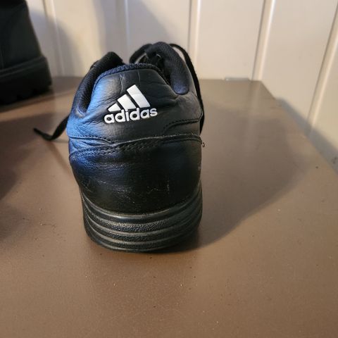 Adidas sko