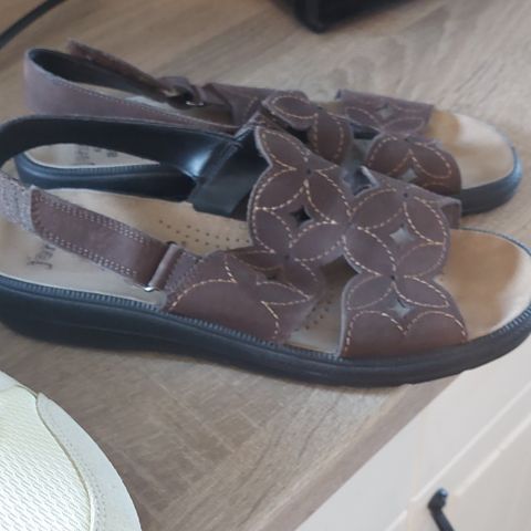 Ara skinn sandaler