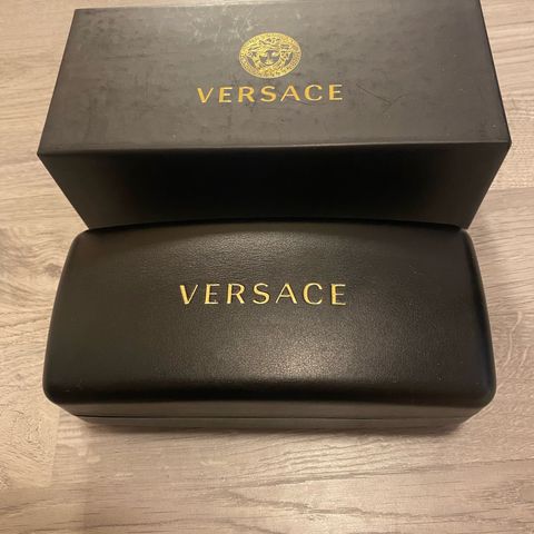 Versace brille/solbrille etui. Dobbelt Etui