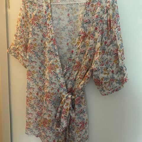 Lexington wrap bluse