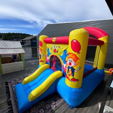 Hoppeslott leies ut/Bouncy castle for rent