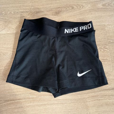 Nike performance short tights / skjorts